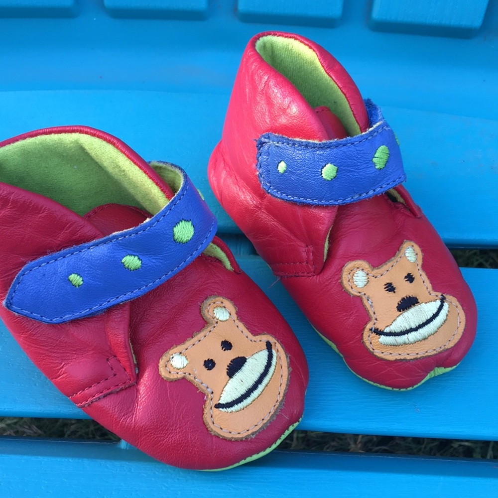 Hanna Anderson soft baby newborn shoes size 18